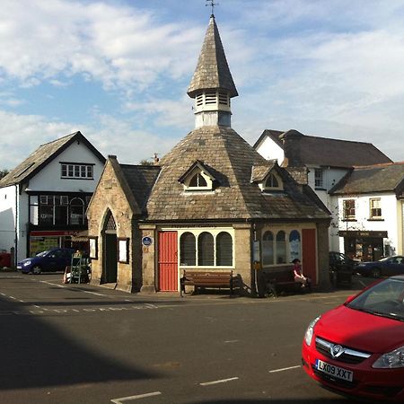 The Three Crowns Hotell Chagford Exteriör bild The Market Cross