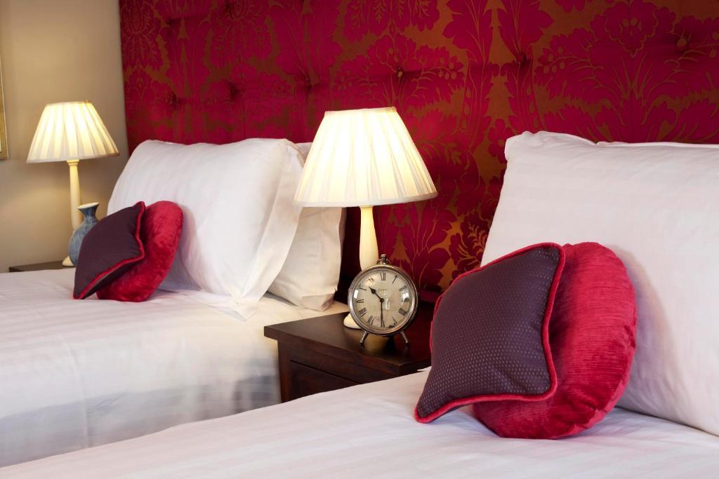 The Three Crowns Hotell Chagford Rum bild A bedroom at the hotel