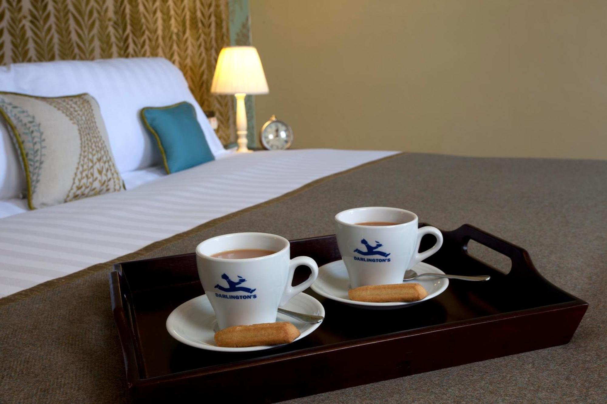 The Three Crowns Hotell Chagford Exteriör bild Room service