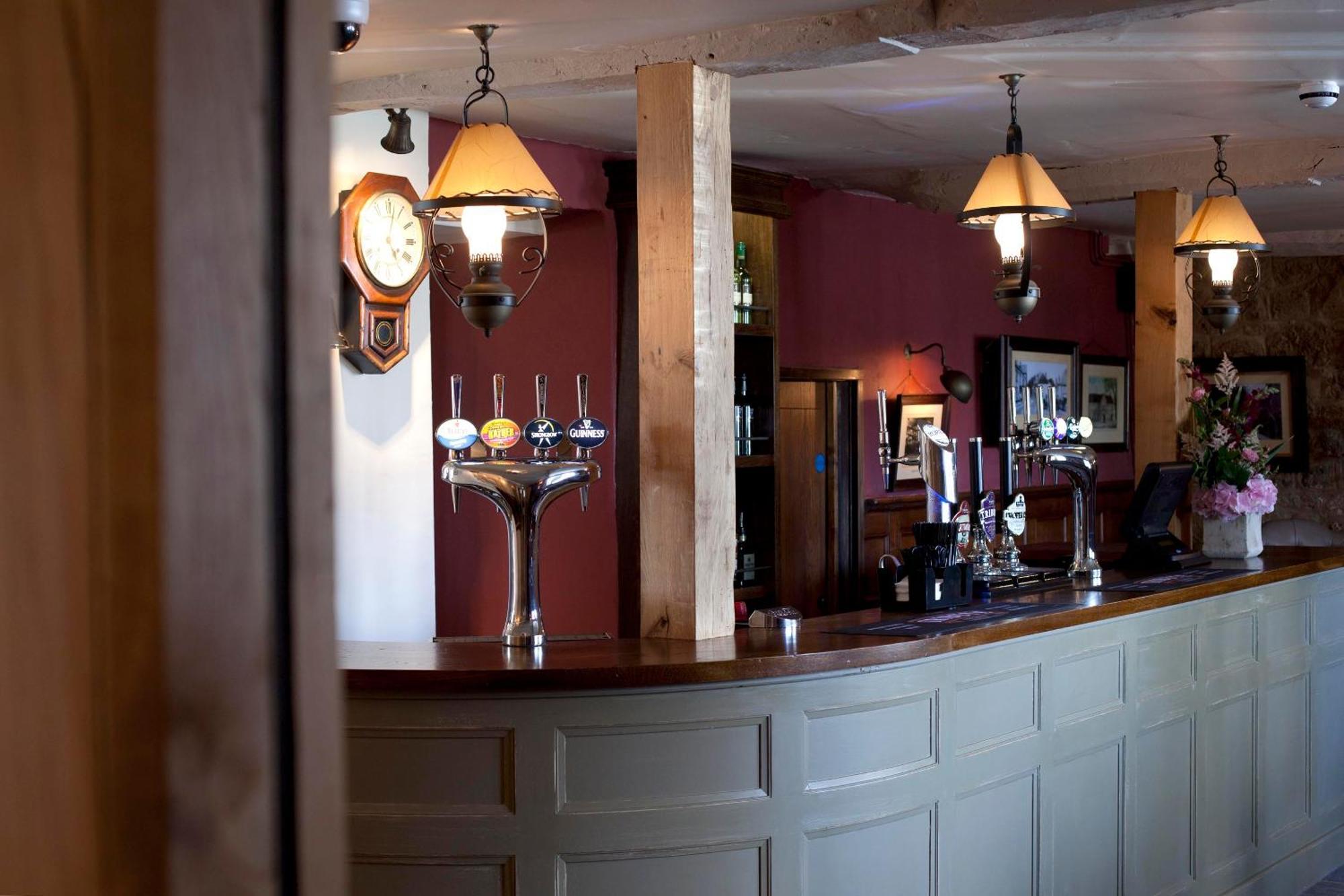 The Three Crowns Hotell Chagford Exteriör bild The bar at The Old Red Lion