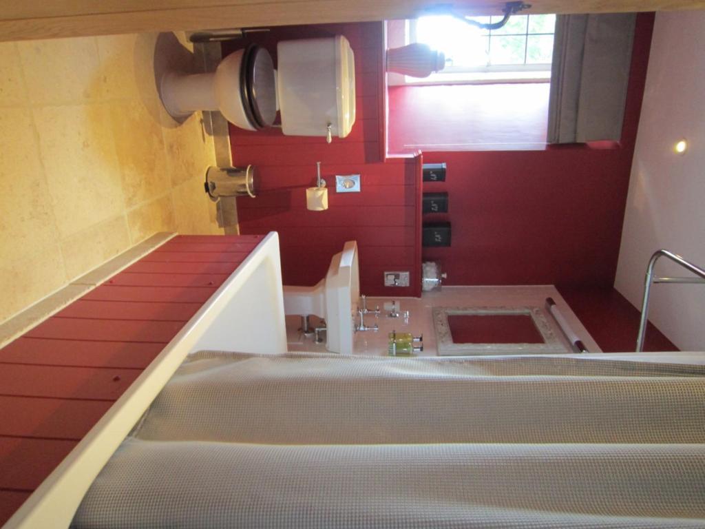 The Three Crowns Hotell Chagford Rum bild A Japanese bathroom